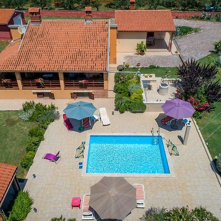 Hacienda Rosemary Villa Muntic ภายนอก รูปภาพ