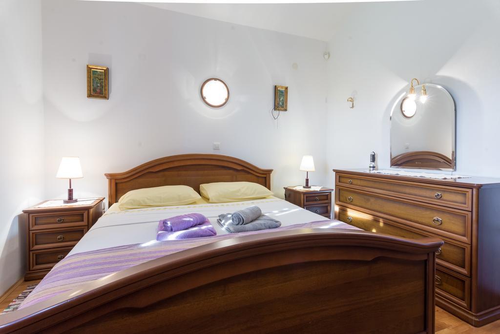 Hacienda Rosemary Villa Muntic ภายนอก รูปภาพ