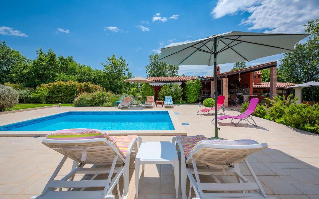 Hacienda Rosemary Villa Muntic ภายนอก รูปภาพ
