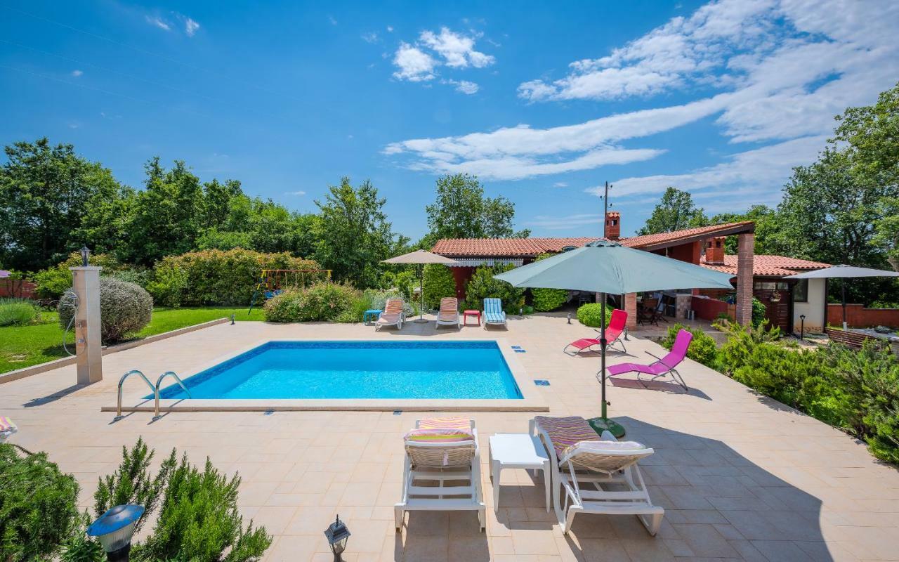 Hacienda Rosemary Villa Muntic ภายนอก รูปภาพ
