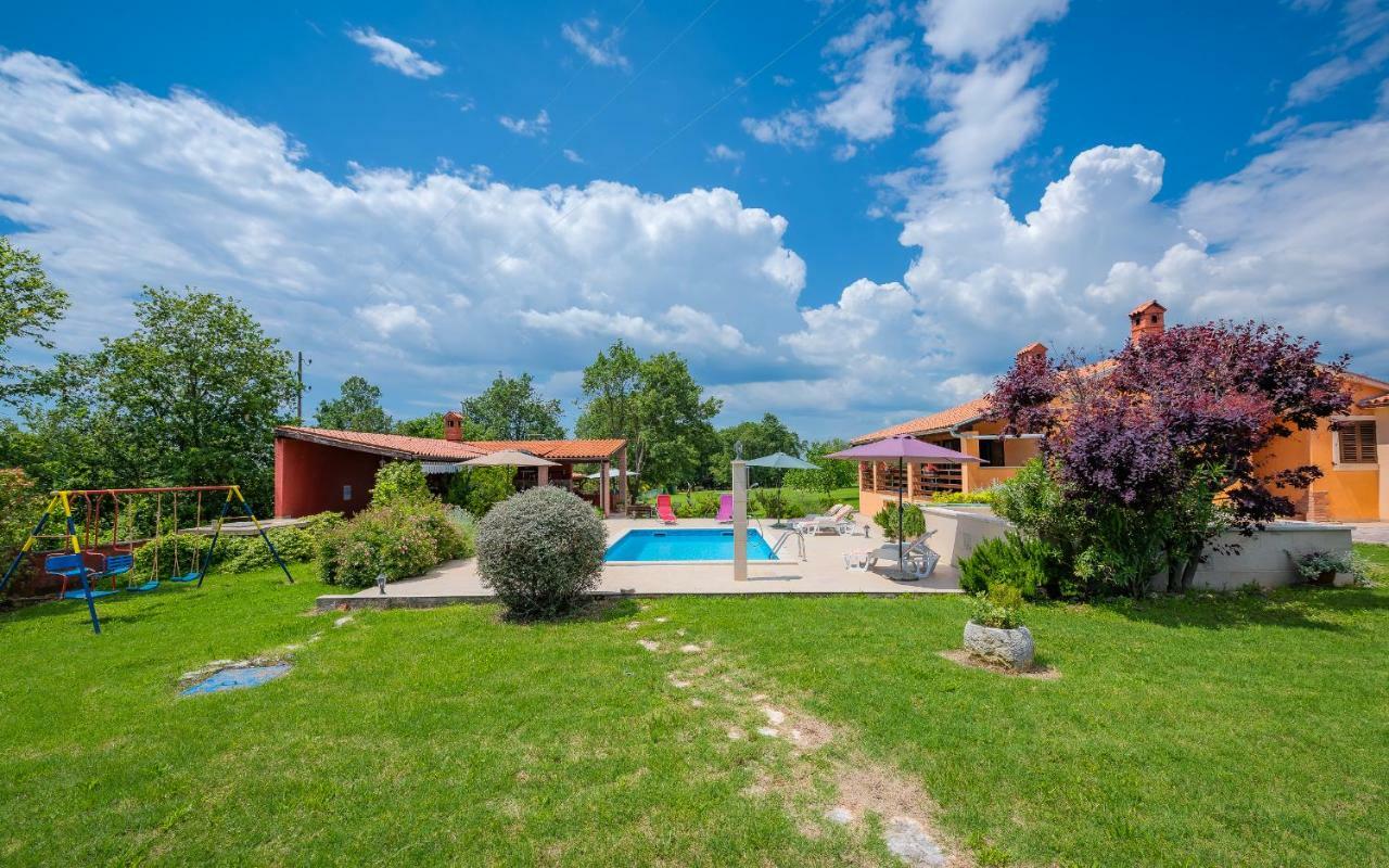 Hacienda Rosemary Villa Muntic ภายนอก รูปภาพ