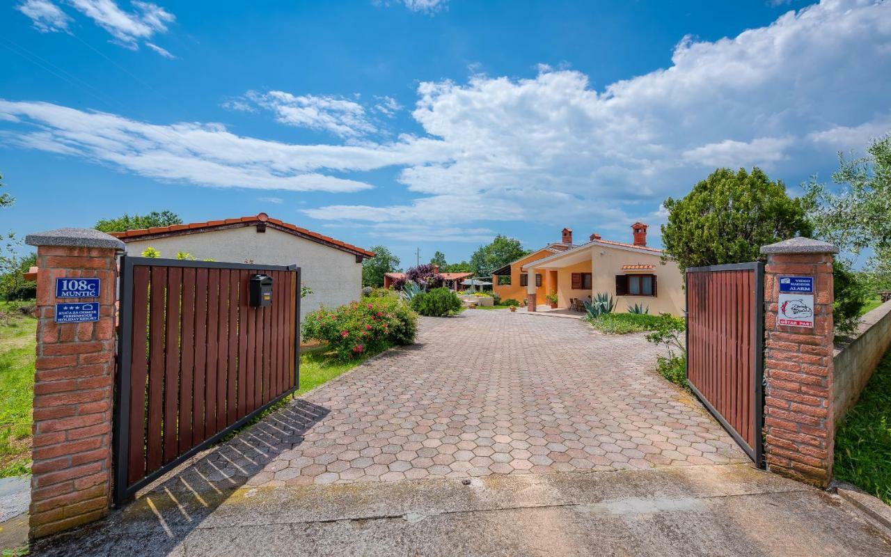 Hacienda Rosemary Villa Muntic ภายนอก รูปภาพ