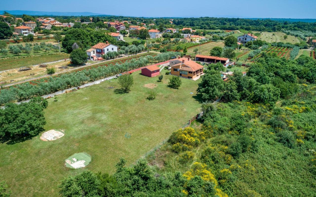 Hacienda Rosemary Villa Muntic ภายนอก รูปภาพ
