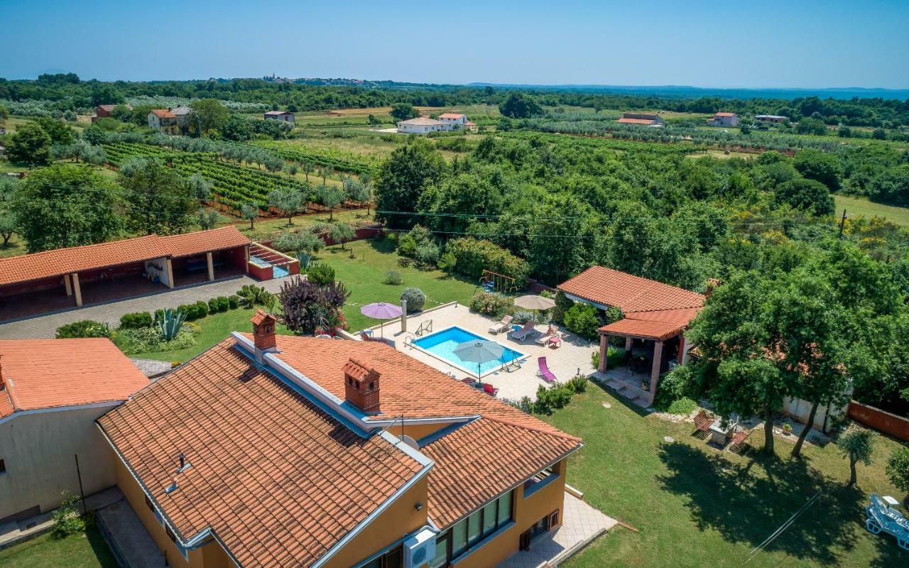 Hacienda Rosemary Villa Muntic ภายนอก รูปภาพ