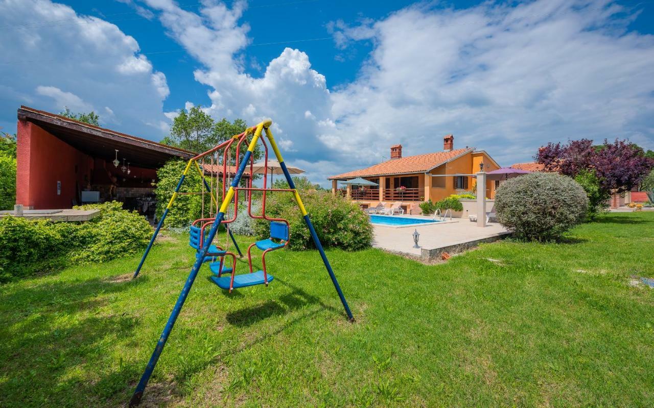 Hacienda Rosemary Villa Muntic ภายนอก รูปภาพ
