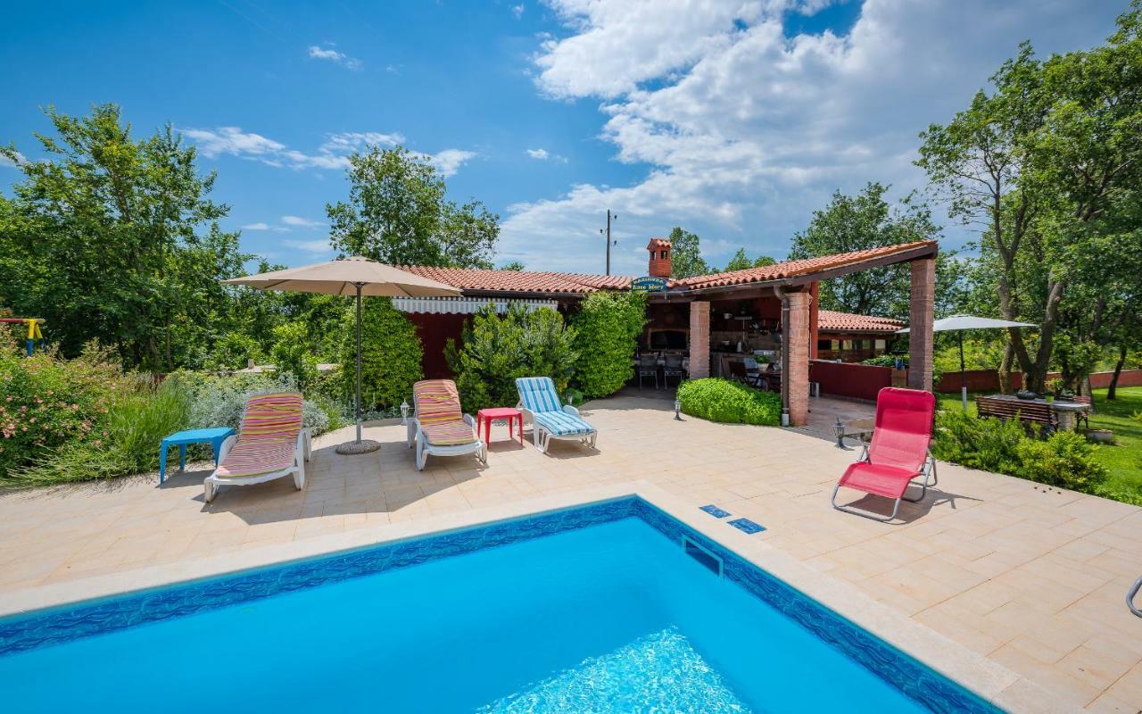 Hacienda Rosemary Villa Muntic ภายนอก รูปภาพ