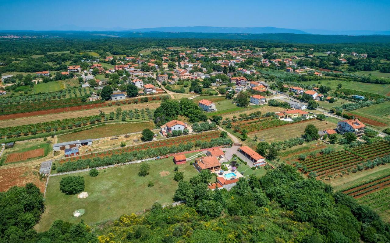 Hacienda Rosemary Villa Muntic ภายนอก รูปภาพ
