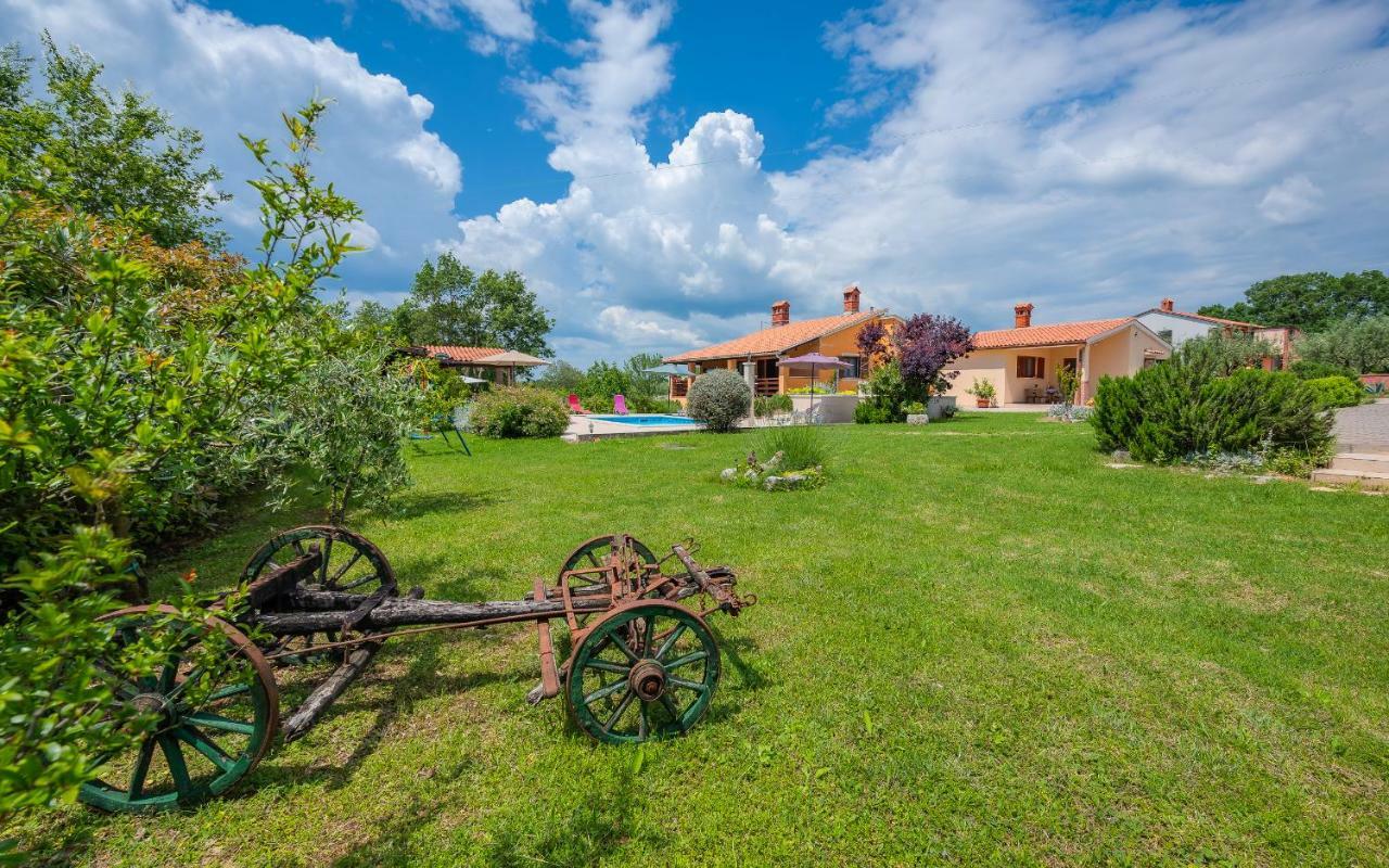 Hacienda Rosemary Villa Muntic ภายนอก รูปภาพ