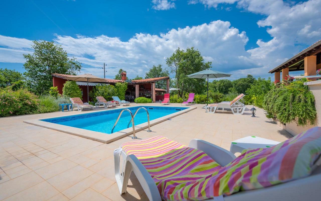 Hacienda Rosemary Villa Muntic ภายนอก รูปภาพ