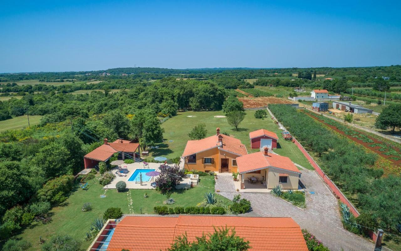 Hacienda Rosemary Villa Muntic ภายนอก รูปภาพ