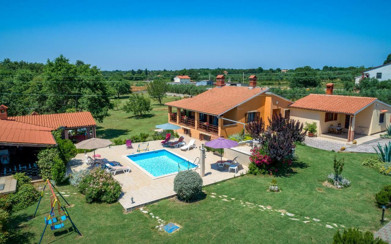 Hacienda Rosemary Villa Muntic ภายนอก รูปภาพ